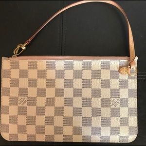 *sold*** Louis Vuitton neverfull wristlet